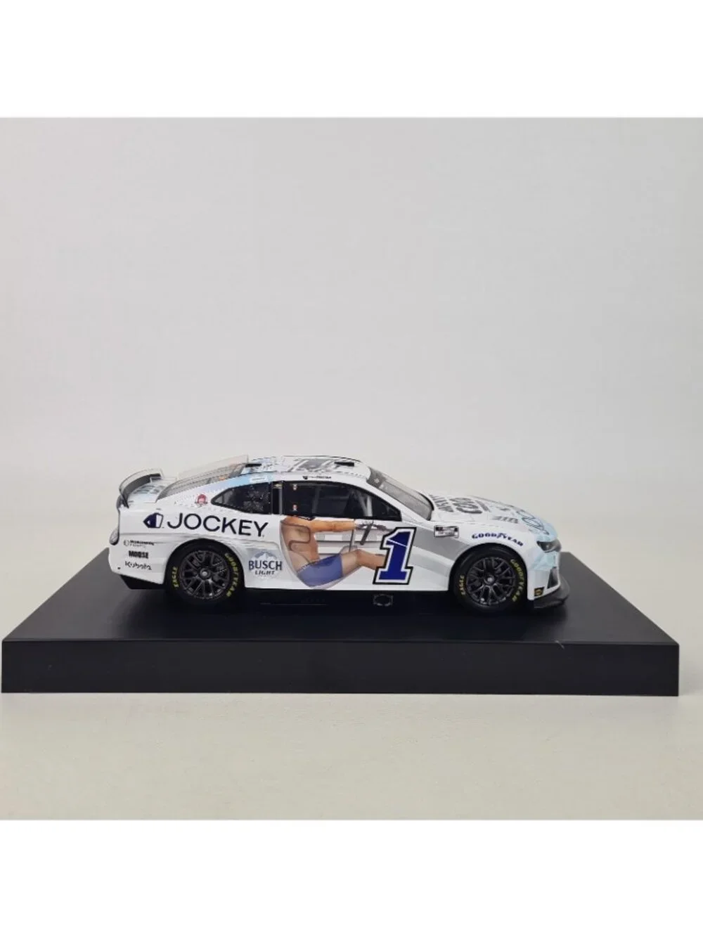 Lionel Racing 1:24 Diecast 2024 ZL1 Jockey Infinite Cool #1 Ross Chastain E13